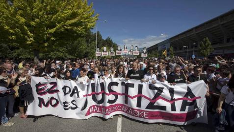Miles de personas en la manifestación contra la sentencia del 'caso Alsasua'