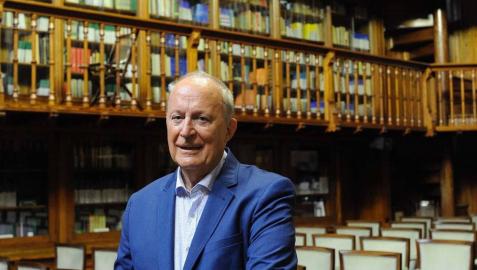García de Cortazar: “Somos el único país europeo que se avergüenza de sí mismo”