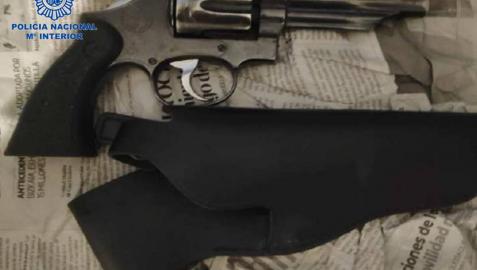 Localizado un revólver que habían robado a un vigilante de seguridad Localizado un revólver que habían robado a un vigilante de seguridad