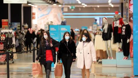 Galería del 'Black Friday' el viernes 27 Imágenes de clientes en el centro comercial La Morea en el Polígono Cordovilla el viernes 27.