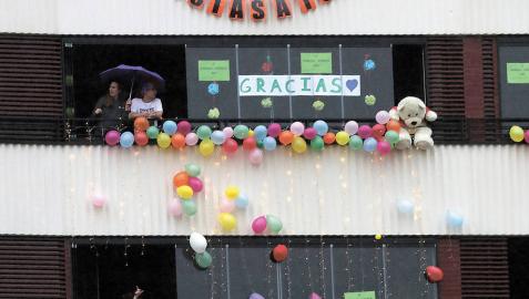 Los balcones se llenaron de aplausos y agradecimiento a la labor de los sanitarios durante el confinamiento Los balcones se llenaron de aplausos y agradecimiento a la labor de los sanitarios durante el confinamiento
