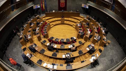 El Parlamento de Navarra pide al Gobieno central crear plazas de fiscales
