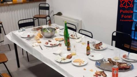 Denunciados 8 jóvenes en la Merindad de Olite por juntarse a cenar en un 'pipote'