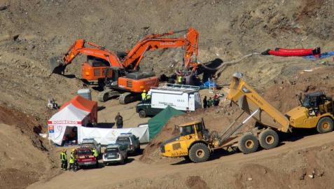 La montaña mantiene su pulso en la recta final del rescate de Julen
