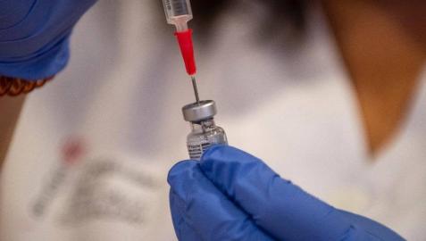 Pfizer pospone un día la próxima entrega de vacunas a España por una