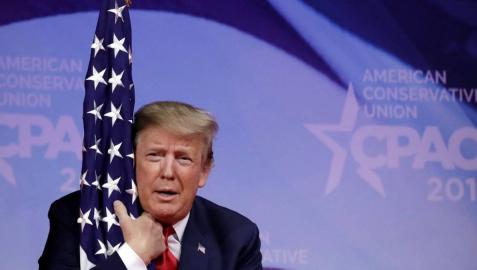 Las redes sociales silencian a Trump y su exabogado testificará contra él