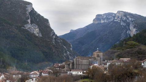 Vista general de la localidad de Burgui (Roncal)
