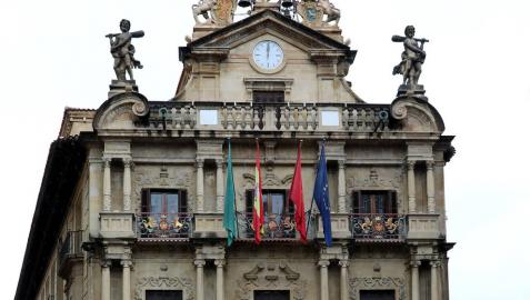 Fachada del Ayuntamiento de Pamplona.