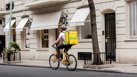 Carrefour se alía con Glovo para hacer entregas en 30 minutos en España, Francia, Italia y Argentina