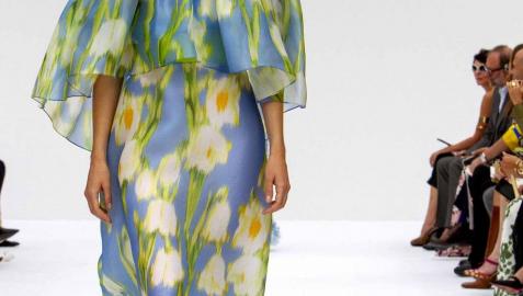 Carolina Herrera protagoniza la cuarta jornada de la Fashion Week de Nueva York La firma de la venezolana por la mañana y las creaciones del diseñador estadounidense Tom Ford por la noche culminaron esta jornada, llena de guiños y creatividad