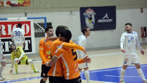 Una goleada para seguir vivo Una goleada para seguir vivo