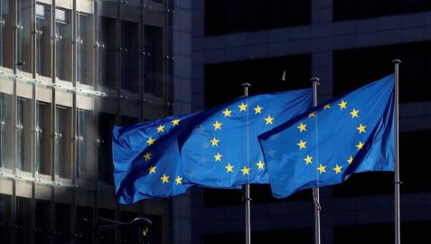 La Comisión Europea recomienda reabrir fronteras y ayudar al turismo