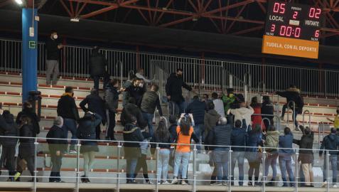 La victoria del Aspil-Jumpers termina con una tángana entre el público y jugadores del Jaén La victoria del Aspil-Jumpers termina con una tángana entre el público y jugadores del Jaén