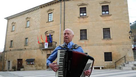 La música de José Luis ilumina Añorbe La música de José Luis ilumina Añorbe