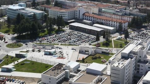 Salud investiga cómo llegó una arandela a un menú del CHN