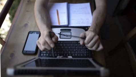 El Gobierno negocia para intentar sacar esta semana la ley de teletrabajo