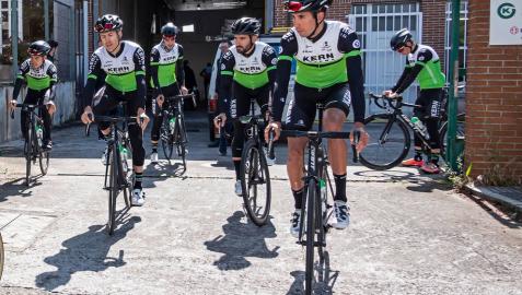 El Kern Pharma ha solicitado a la UCI subir a Pro Team