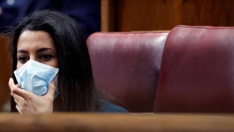 Arrimadas se reafirma en el rumbo centrista a pesar de la sangría de bajas
