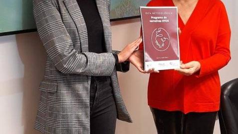 El Gobierno y la UN presentan una guía para la integración de los adolescentes El Gobierno y la UN presentan una guía para la integración de los adolescentes