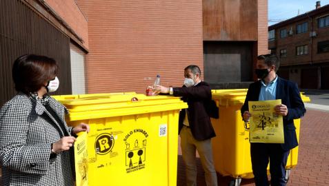 Recompesas en Peralta por el reciclaje de latas y botellas de plástico