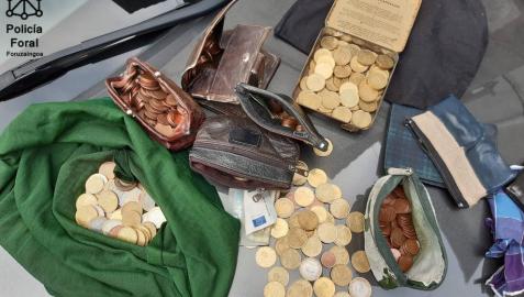Detenido un hombre en Errazkin por hacerse pasar por monagillo y robar el dinero del cepillo de la iglesia durante un funeral Detenido un hombre en Errazkin por hacerse pasar por monagillo y robar el dinero del cepillo de la iglesia durante un funeral