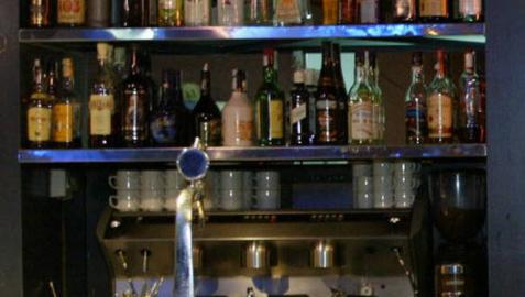 Denunciados dos bares y una discoteca en Navarra por infracciones graves de aforo