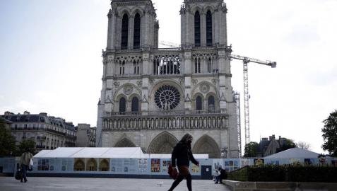 Macron mantiene el objetivo de la reconstrucción de Notre Dame para 2024