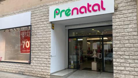 La tienda de Prénatal en la calle Castillo de Maya, con el cartel de liquidación por cierre. La tienda de Prénatal en la calle Castillo de Maya, con el cartel de liquidación por cierre.
