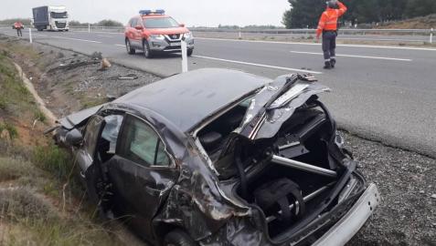 Herido leve tras quedarse dormido y salirse de la AP 68 en Murchante