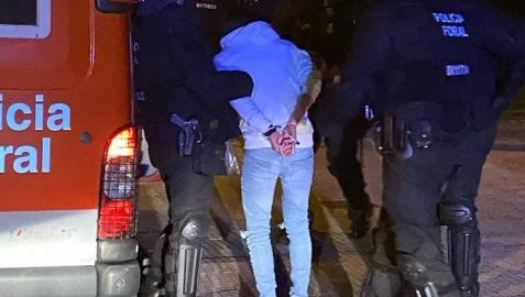 La Policía Foral ha detenido este fin de semana a tres personas por violencia de género en Ansoáin, Lodosa y Azagra