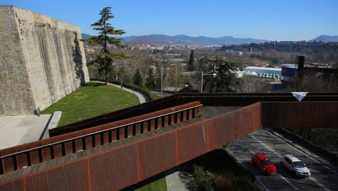 En 2016, el cuatripartito encargó un informe para rehabilitar la pasarela de Labrit