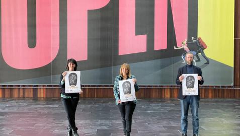 Susana Rodríguez, directora de Pamplona Negra, Alberto Cañada, director de la Filmoteca de Navarra, y Clara Flamarique, de la Red de Bibliotecas de Navarra, en la presentación de la VII edición de Pamplona Negra.