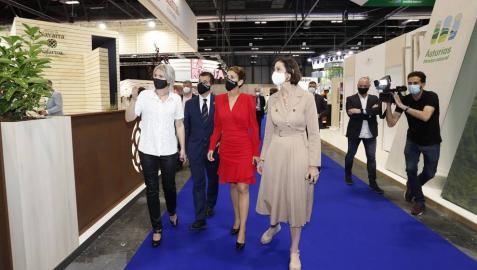 Maroto visita el stand de Navarra en Fitur y alaba su modelo turístico