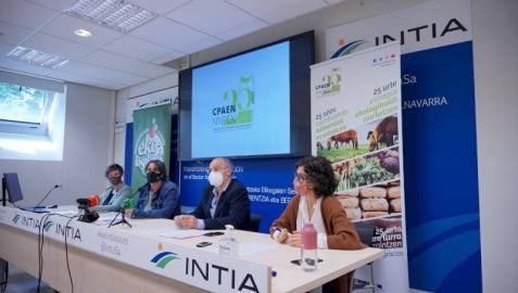 Mirian Otxotorena presidenta de CPAEN; Silvia Larrañeta, coordinadora de promoción y proyectos de CPAEN; Natalia Bellostas, gerente de INTIA; y Fernando Santafé, director general de Desarrollo Rural.