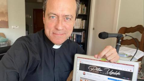 Íñigo Ugalde, párroco de Lodosa, al frente del canal 'Tu cura en la red'