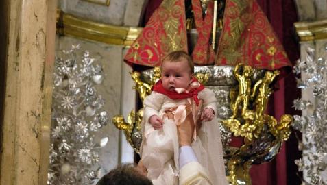 Fotos de gente que visitó la capilla de San Fermín entre el sábado 22 de mayo y el miércoles 26.
