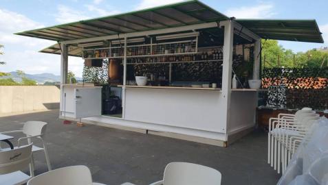 Tres bares de la calle Tejería abren terraza en la trasera del Labrit