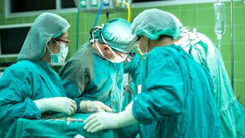 Los perfiles mejor pagados en España en el área de Salud; de ginecólogos a gerentes de hospital