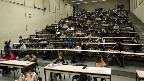 Casi 3.900 alumnos convocados en los campus universitarios de Pamplona y Tudela.