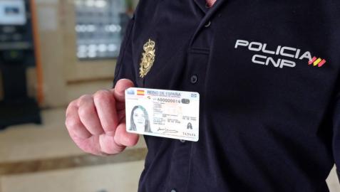 La policía ya expide el nuevo DNI Europeo en las oficinas de Toledo.