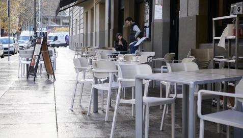 Navarra reabre este jueves el interior de los locales de hostelería con aforo al 30% tras casi dos meses de cierre por las restricciones del Gobierno de Navarra frente al Covid-19.