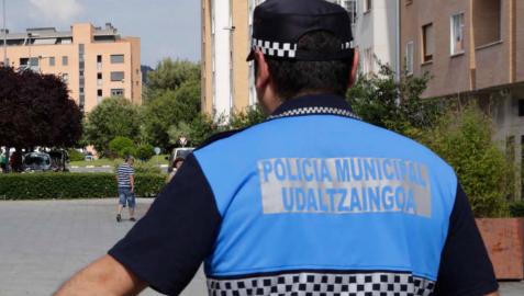 Un policía municipal de Ansoáin.