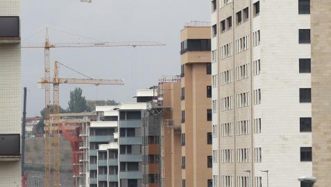 Bloques de edificios en el barrio pamplonés de Erripagaña. Bloques de edificios en el barrio pamplonés de Erripagaña.