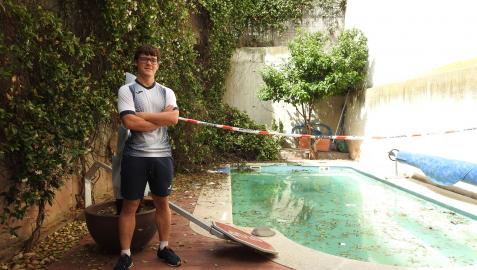 Igor Arigita López, el joven que, junto a su hermana, logró sacar al conductor del agua.