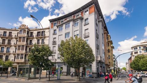 Vivienda reformada en la plaza de Merindades