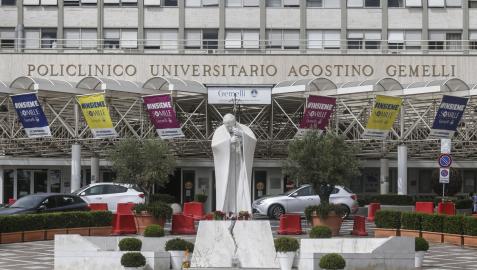El papa Francisco ha sido operado en el hospital Policlínico Gemelli de Roma