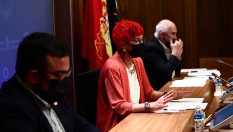 Los consejeros Remírez, Santos Induráin y Aierdi, en la rueda de prensa.