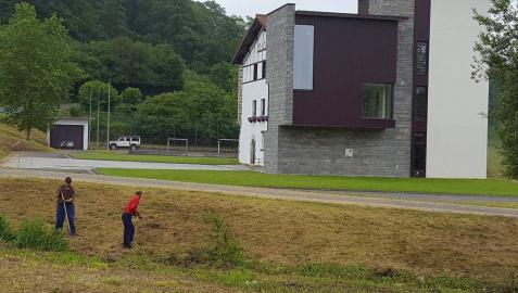 En una imagen de archivo, aspecto parcial de la actual sede del Ayuntamiento del valle de Larraun
