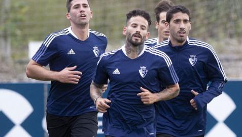 Los jugadores han pisado este jueves ya el césped del campo de entrenamiento de Tajonar
