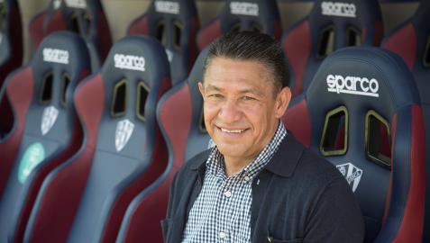 Nacho Ambriz, en el banquillo de El Alcoraz